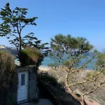 L'annexe, F2 Avec Jardin, 800 M De La *