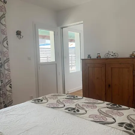 Feriehus L'annexe, F2 Avec Jardin, 800 M De La Donville-les-Bains