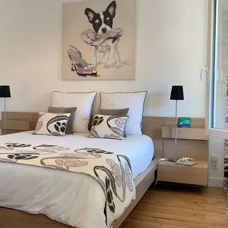 L'annexe, F2 Avec Jardin, 800 M De La *