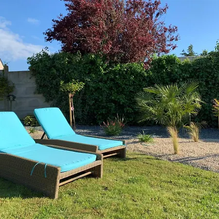 L'annexe, F2 Avec Jardin, 800 M De La بيت للعطل