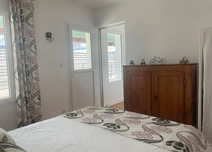 Casa vacanze L'annexe, F2 Avec Jardin, 800 M De La Donville-les-Bains